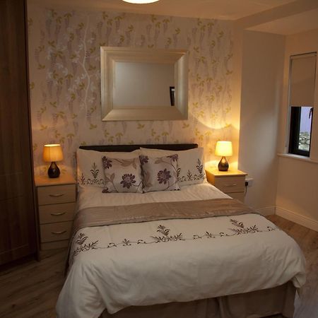 Arch House B&B & Apartments แอธลอน ภายนอก รูปภาพ