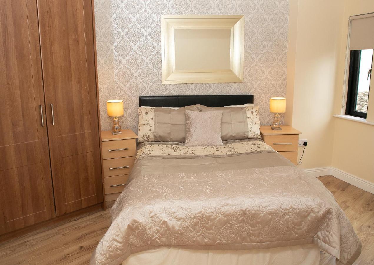 Arch House B&B & Apartments แอธลอน ภายนอก รูปภาพ
