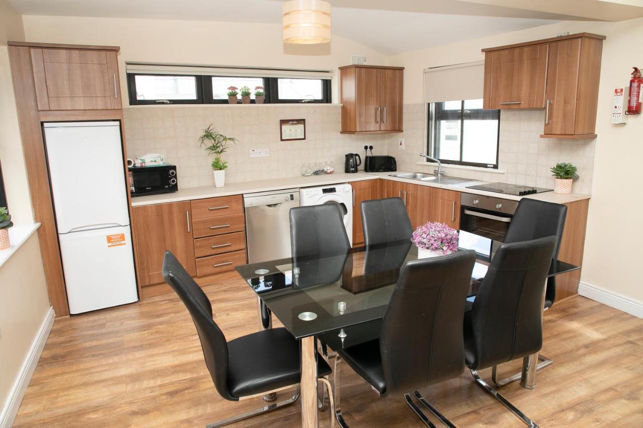 Arch House B&B & Apartments แอธลอน ภายนอก รูปภาพ