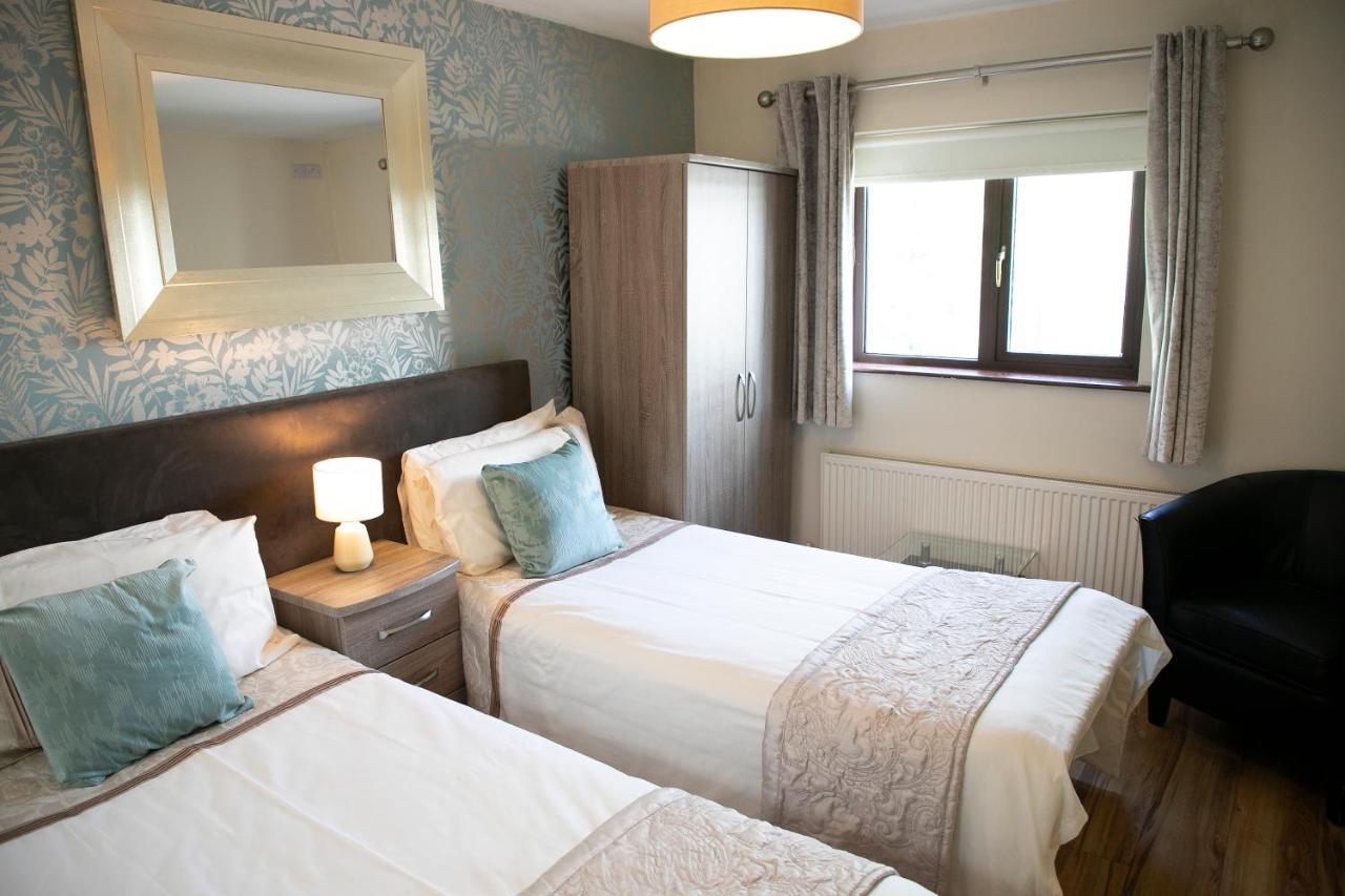 Arch House B&B & Apartments แอธลอน ภายนอก รูปภาพ