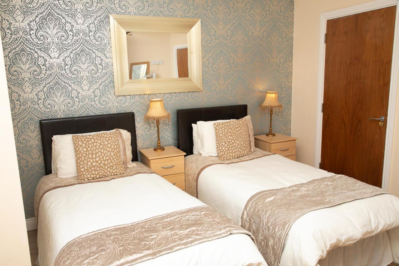 Arch House B&B & Apartments แอธลอน ภายนอก รูปภาพ