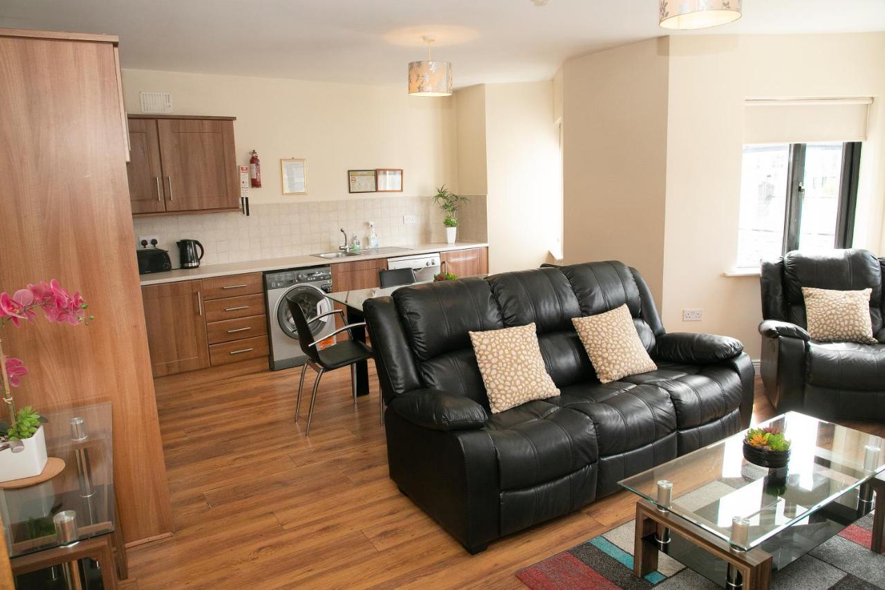 Arch House B&B & Apartments แอธลอน ภายนอก รูปภาพ