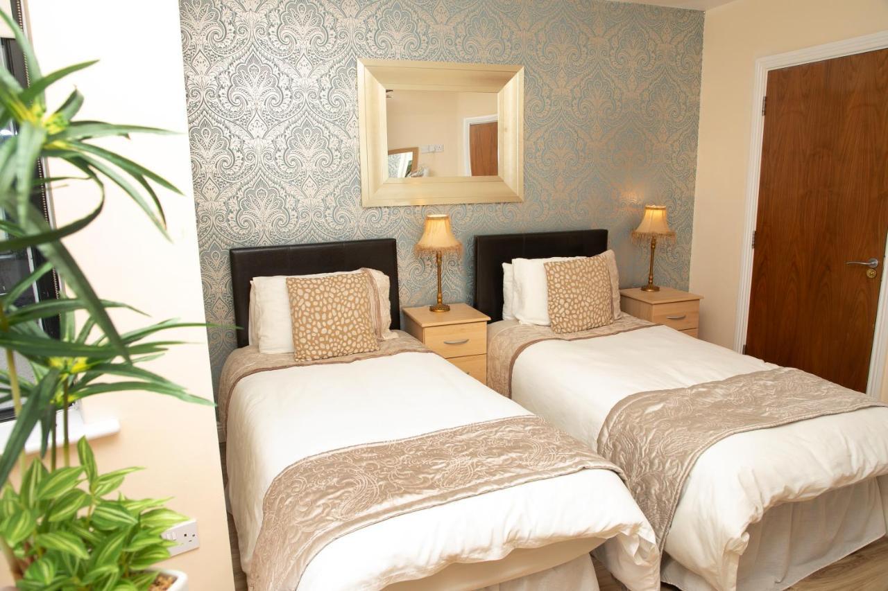 Arch House B&B & Apartments แอธลอน ภายนอก รูปภาพ