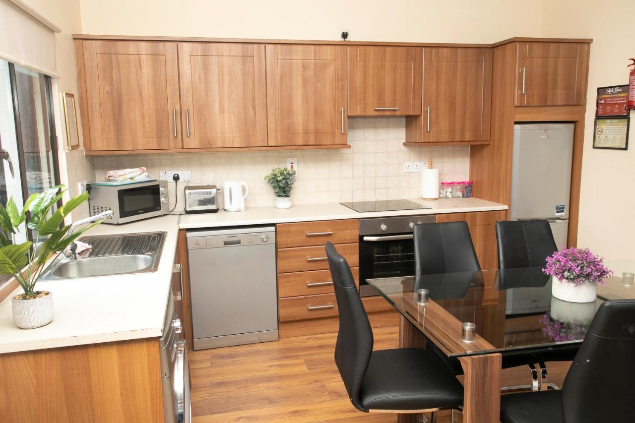 Arch House B&B & Apartments แอธลอน ภายนอก รูปภาพ