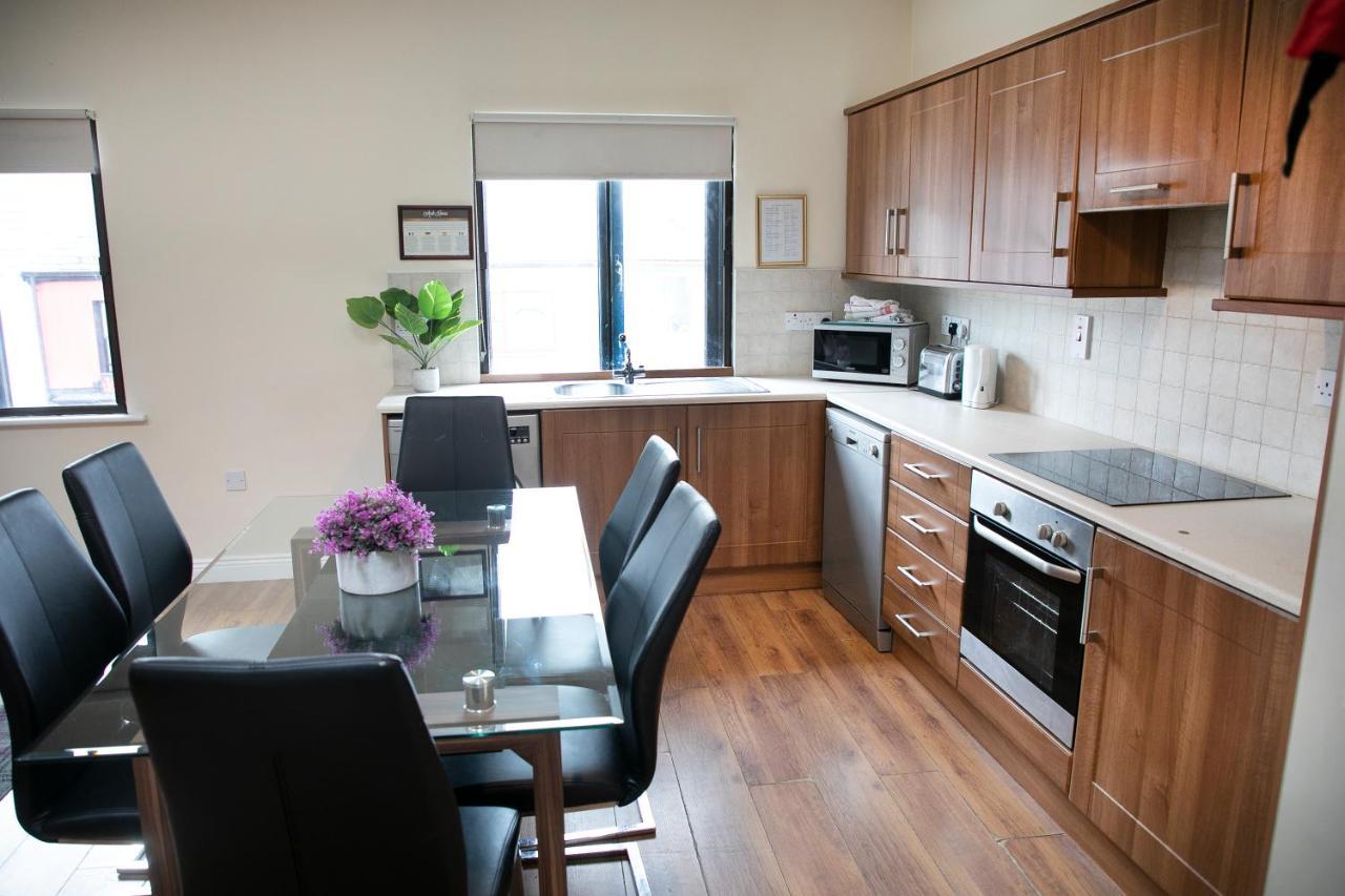 Arch House B&B & Apartments แอธลอน ภายนอก รูปภาพ