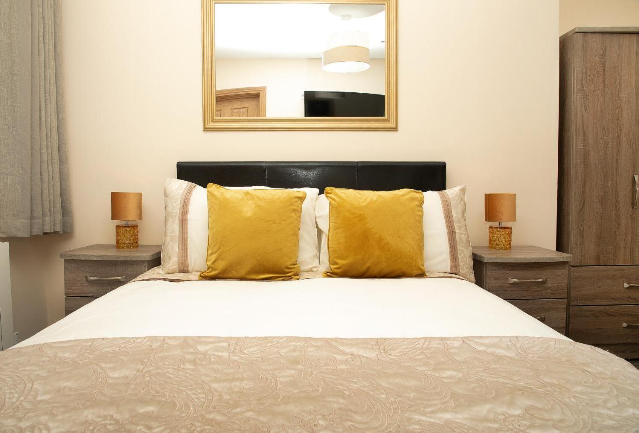 Arch House B&B & Apartments แอธลอน ภายนอก รูปภาพ