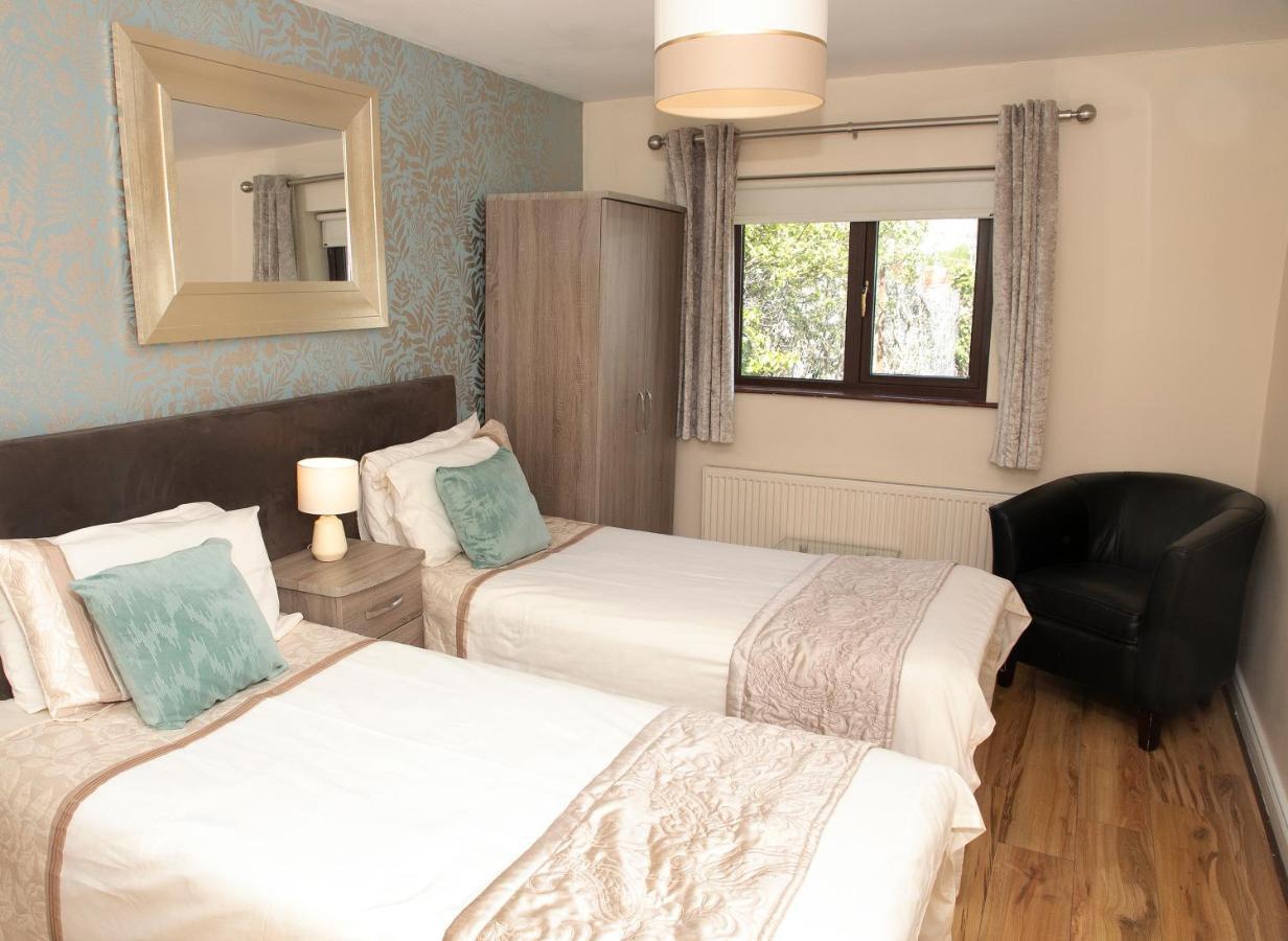 Arch House B&B & Apartments แอธลอน ภายนอก รูปภาพ