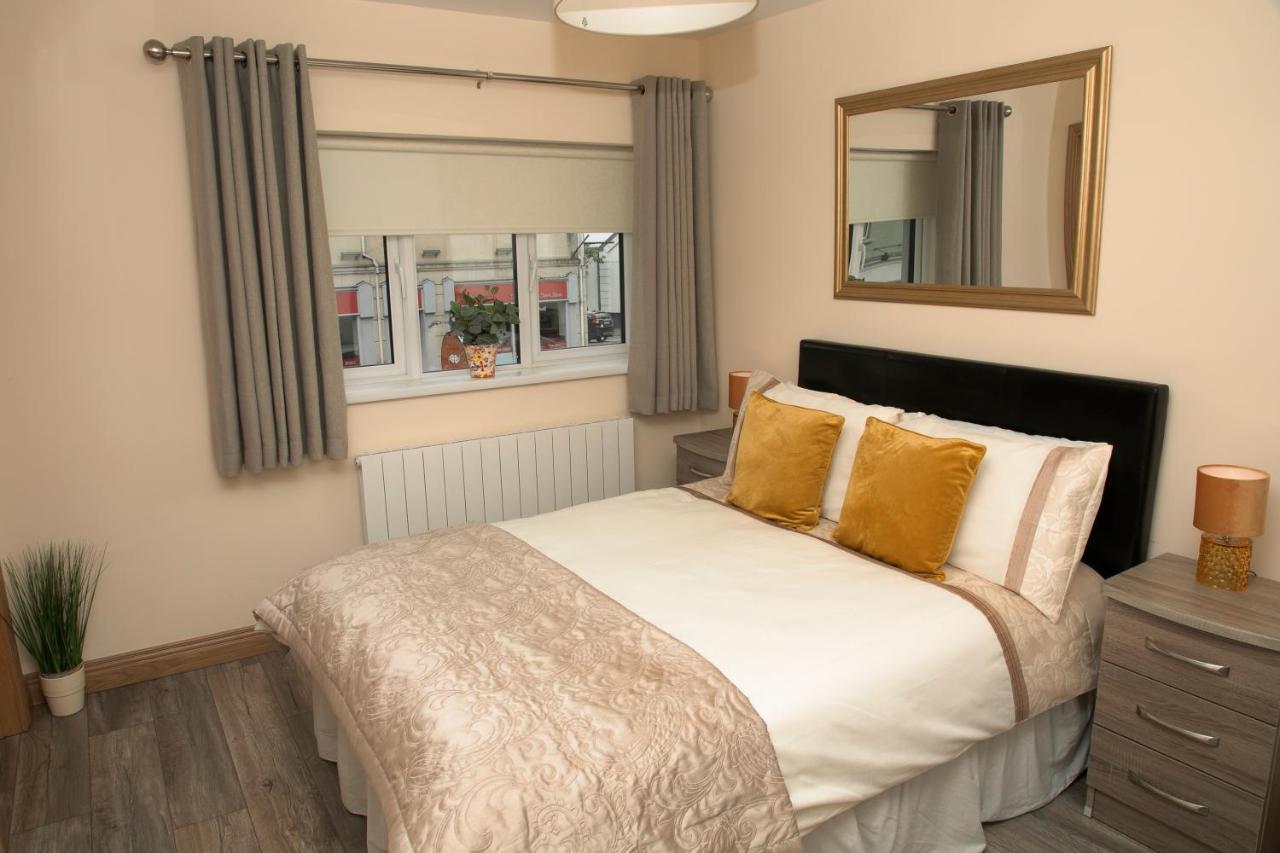 Arch House B&B & Apartments แอธลอน ภายนอก รูปภาพ