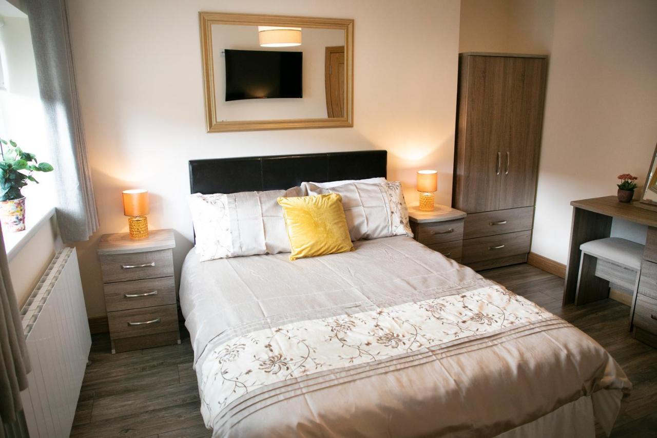 Arch House B&B & Apartments แอธลอน ภายนอก รูปภาพ