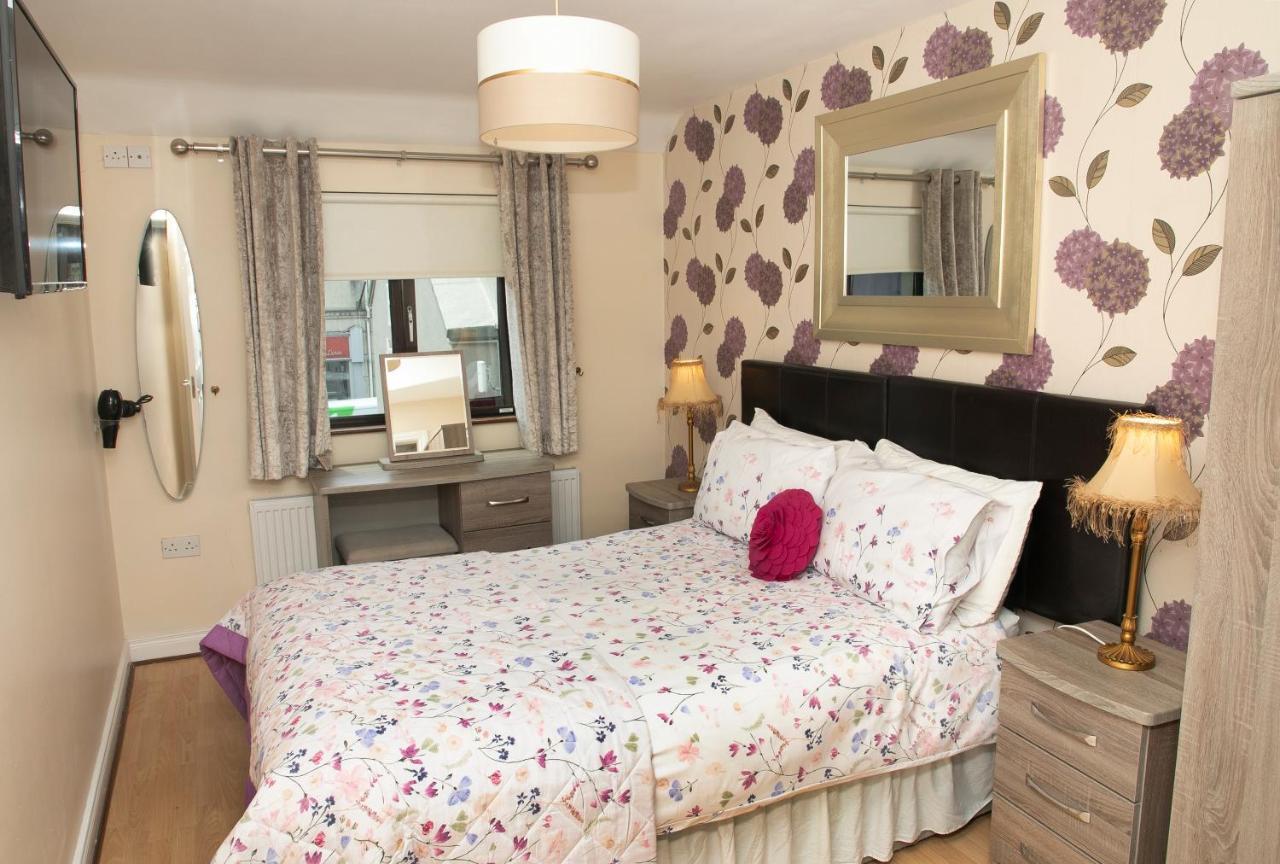 Arch House B&B & Apartments แอธลอน ภายนอก รูปภาพ