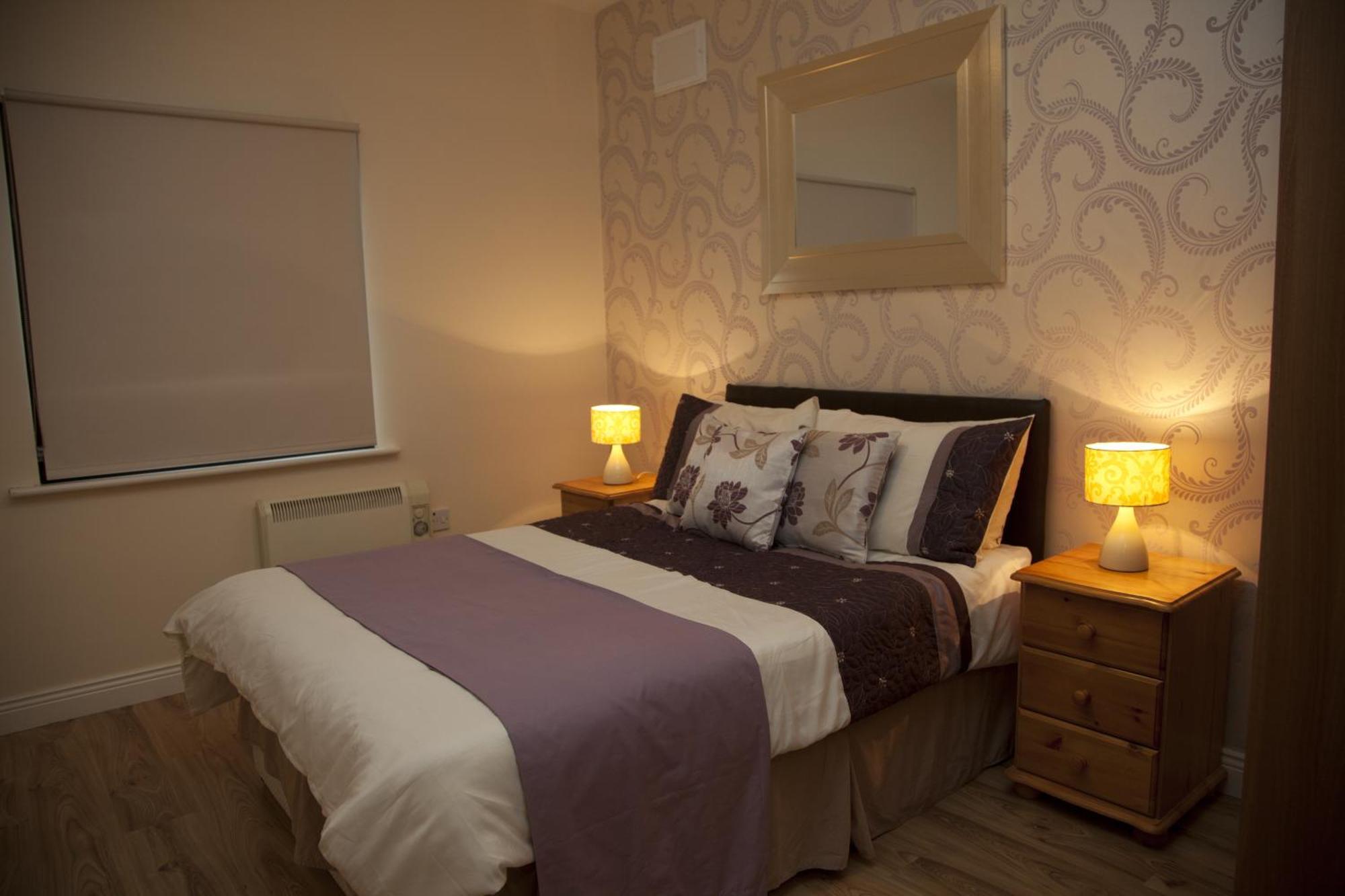 Arch House B&B & Apartments แอธลอน ภายนอก รูปภาพ